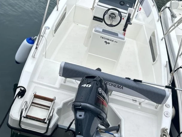 Bateau à moteur à louer à Sorrento au meilleur prix