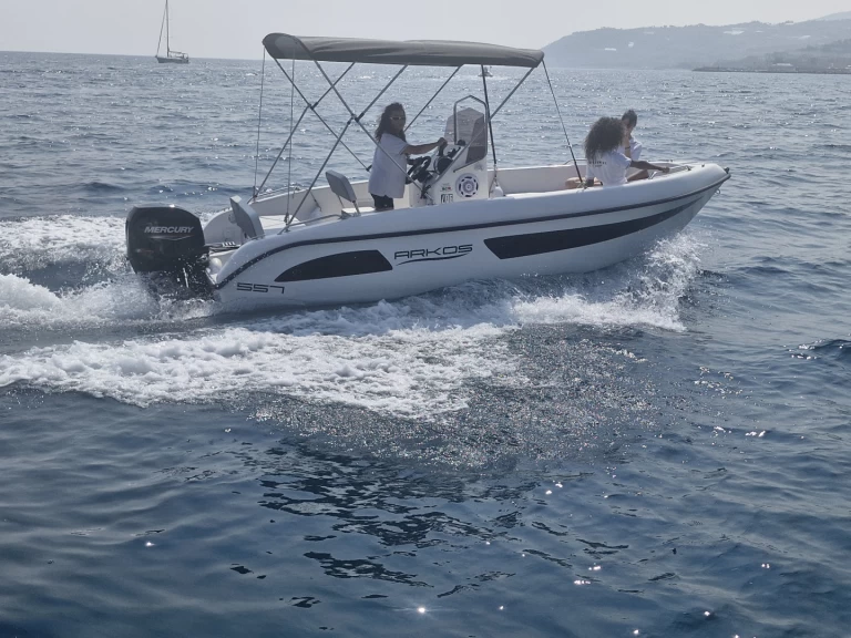 Louer Bateau à moteur avec ou sans skipper Arkos à Sanremo