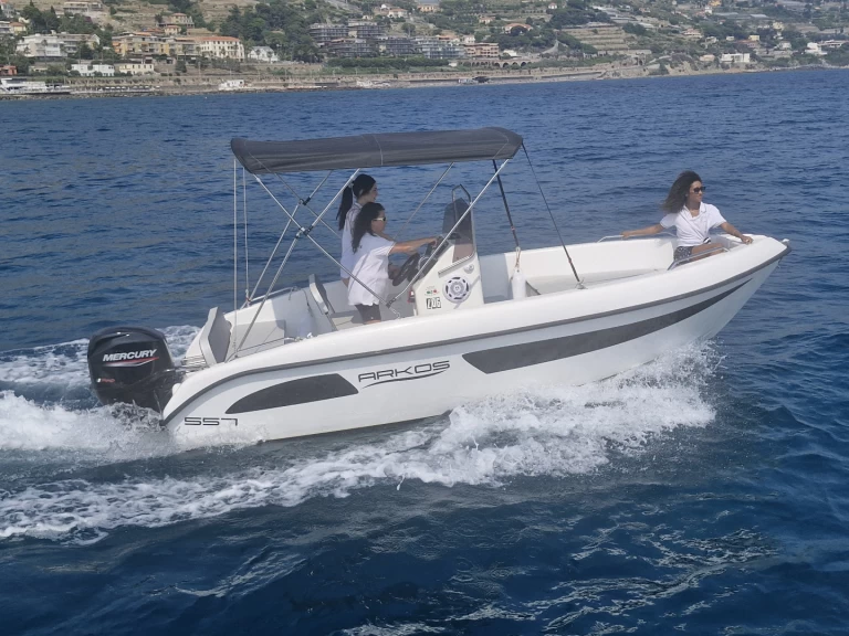 Bateau à moteur à louer à Sanremo au meilleur prix