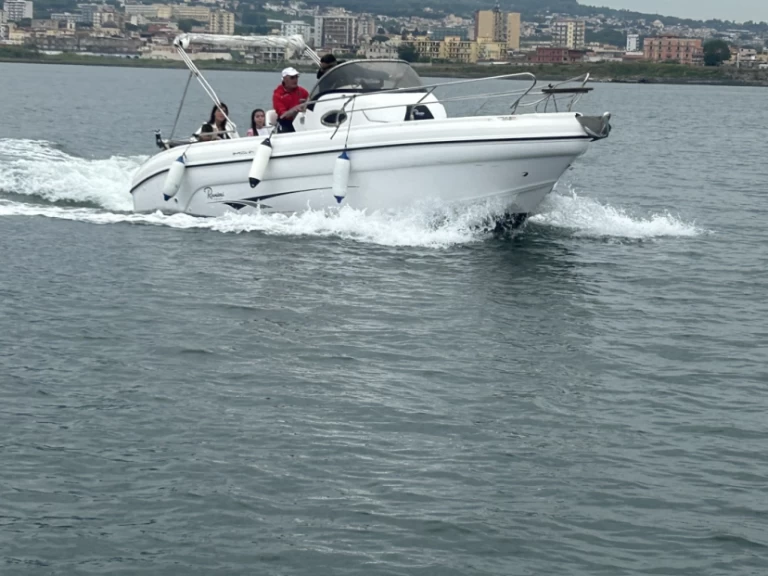 Louez un Ranieri Shadow 24 S à Torre Annunziata