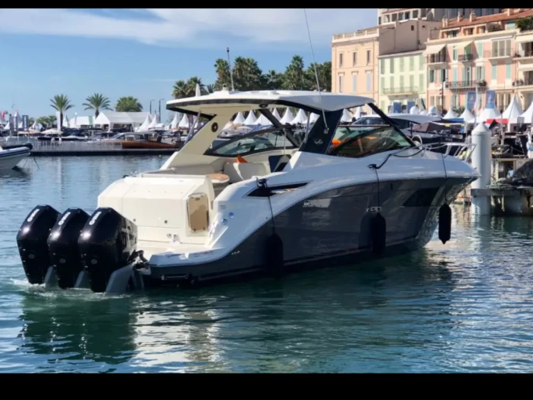 Location bateau Sea Ray Sea Ray 320 Sundancer à Ajaccio sur Samboat