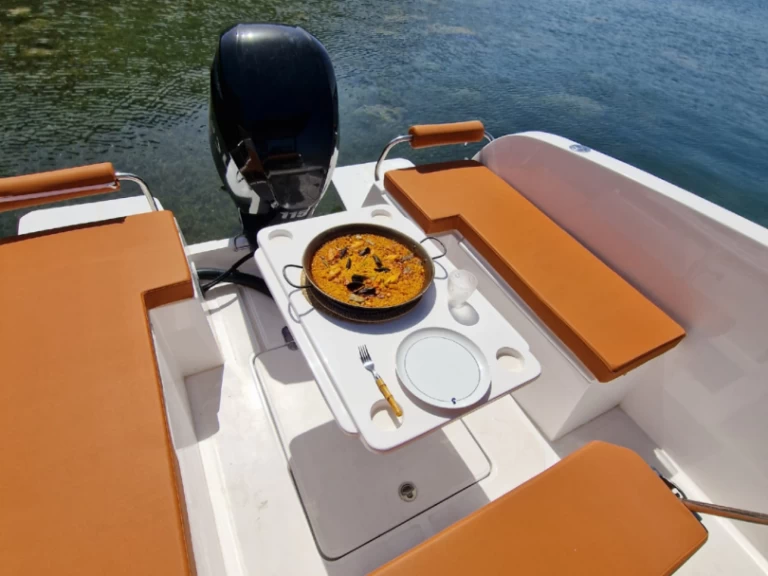 Location à Cala Llonga - Boats mak Cattleya X6 sur SamBoat