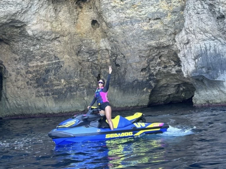 Location à Ibiza (Ville) - Sea-Doo WAKE PRO 230 sur SamBoat