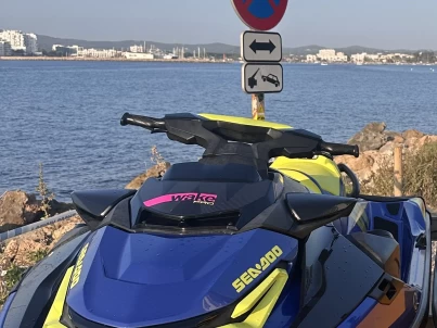 Louez un Sea-Doo WAKE PRO 230 à Ibiza (Ville)