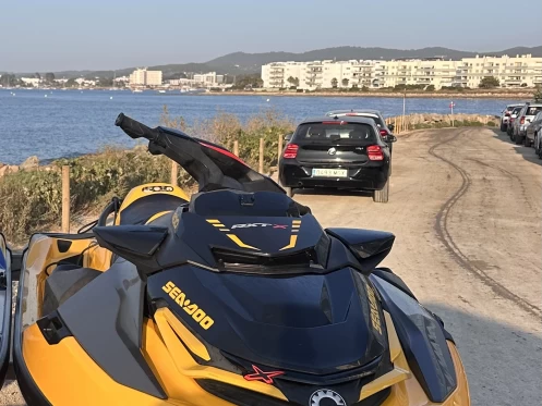 Louez un Sea-Doo RXT X 300 à Marina Ibiza
