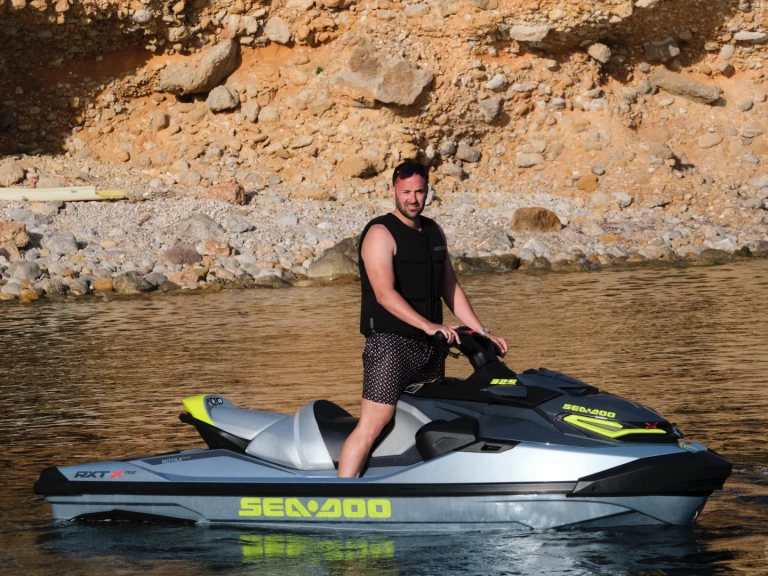 Location bateau Ibiza (Ville) pas cher RXT-X 325 cv