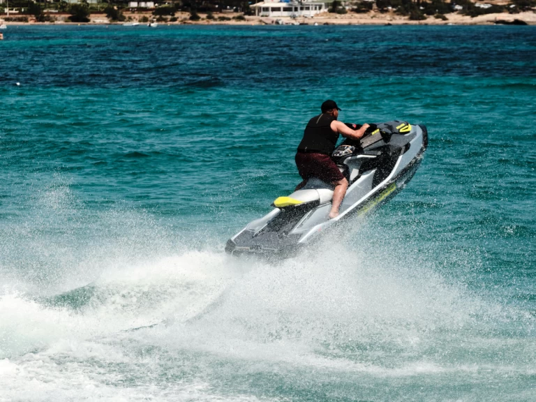 Location bateau Sea-Doo RXT-X 325 cv à Ibiza (Ville) sur Samboat