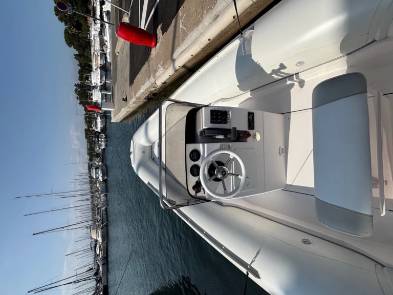 Location bateau Selva Selva D650 Ds à Saint-Raphaël sur Samboat