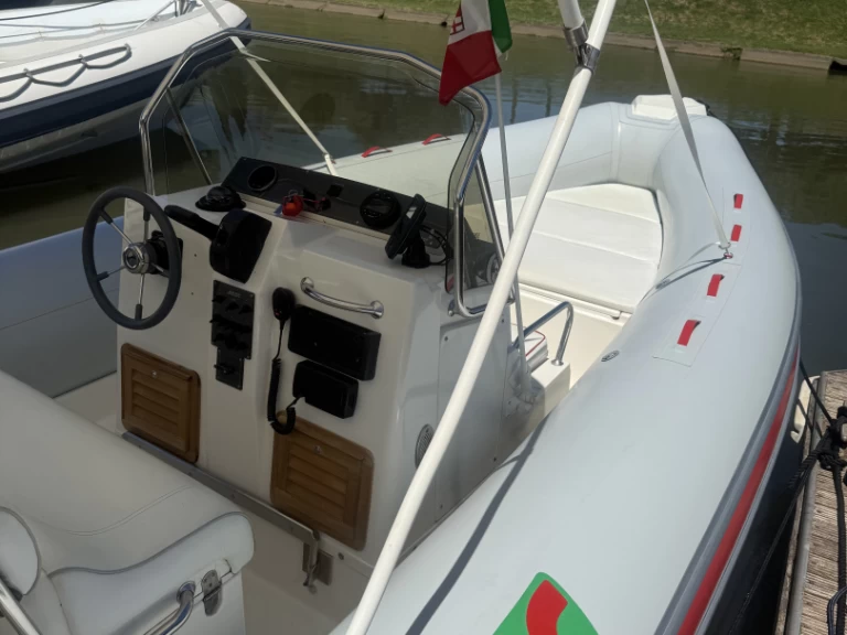 Location Semi-rigide à Porto Badino - Joker Boat Clubman 26