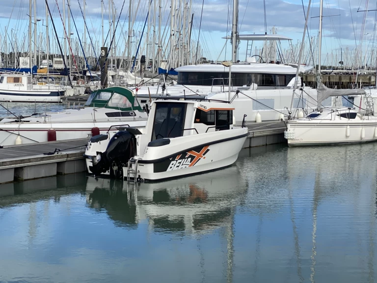 Location Bateau à moteur Bella Boats avec permis
