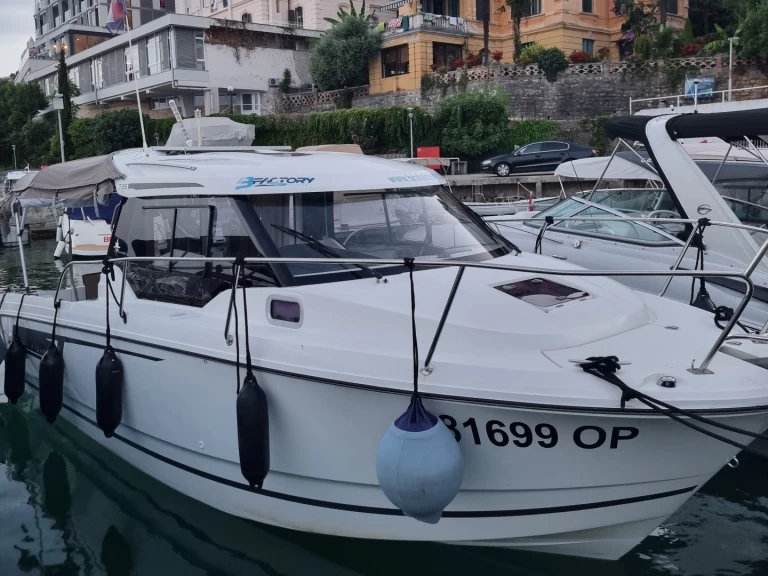 Louez un Jeanneau Merry Fisher 795 à Opatija