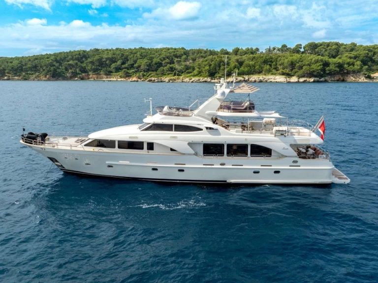 Location Yacht Benetti avec permis