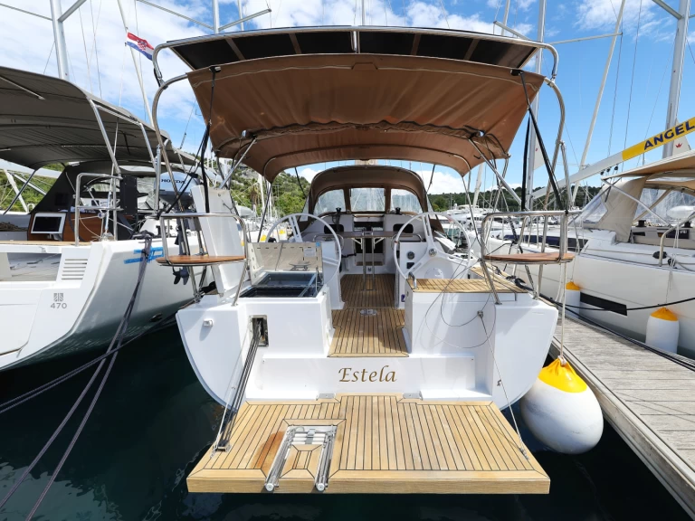 Louer Voilier avec ou sans skipper Elan à Primošten