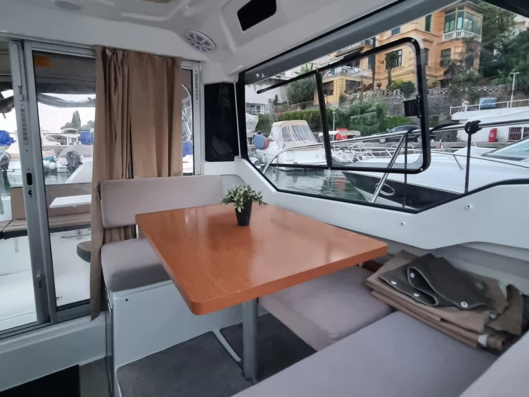 Bateau à moteur à louer à Opatija au meilleur prix