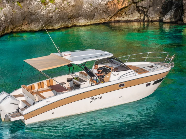 Louer Bateau à moteur avec ou sans skipper Saver à Castro