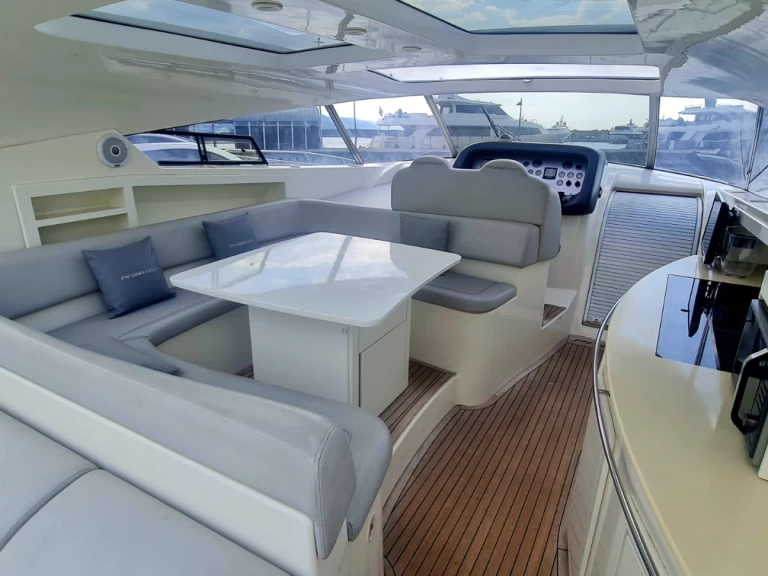 Bateau à moteur à louer à Porto de Sorrento au meilleur prix