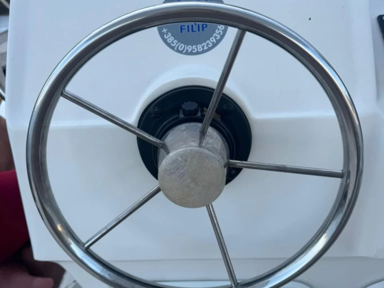 Location Semi-rigide Zar avec permis