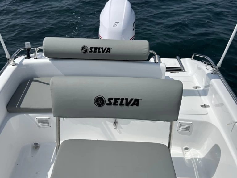 Louer Bateau à moteur avec ou sans skipper Selva à Juan-les-Pins