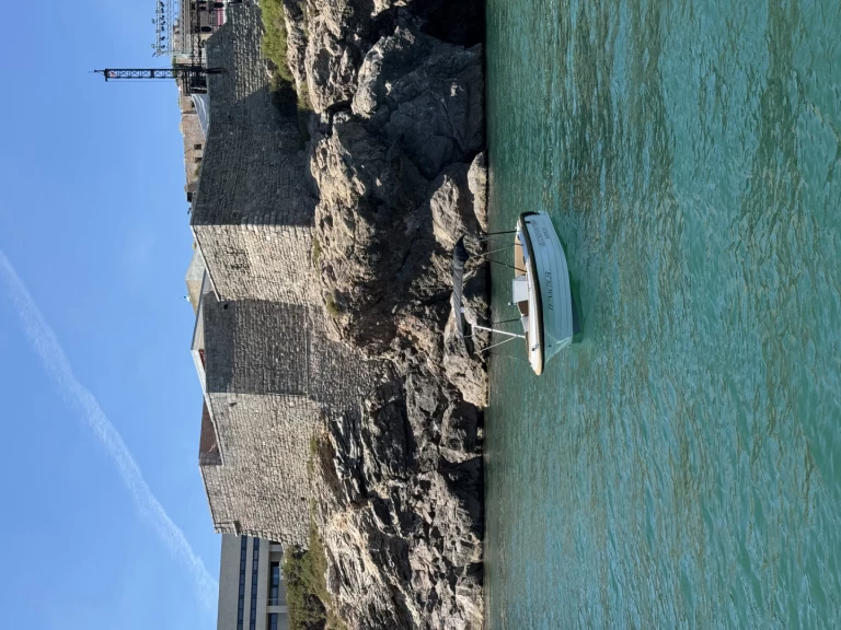 Bateau à moteur à louer à Sète au meilleur prix