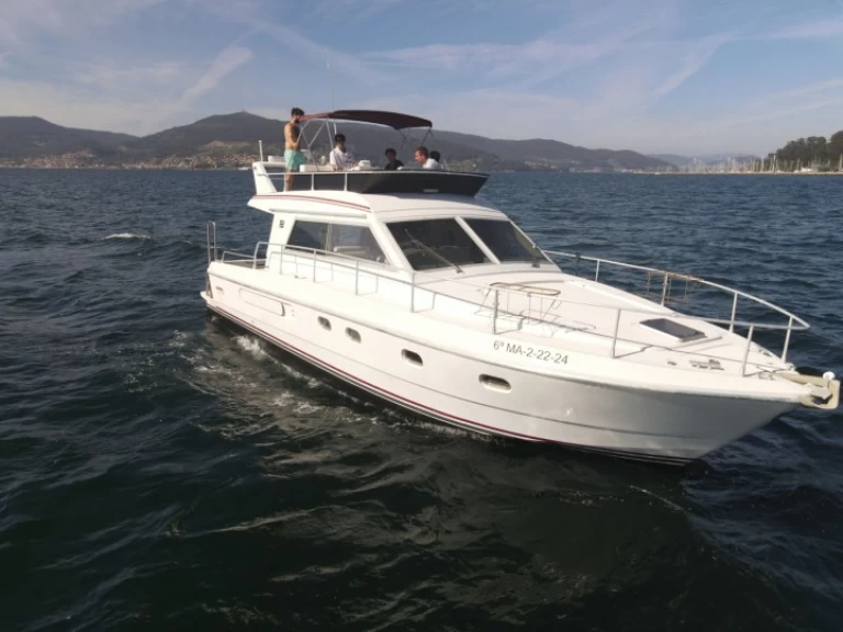 Location à Vigo - Ferretti Ferretti 39 sur SamBoat