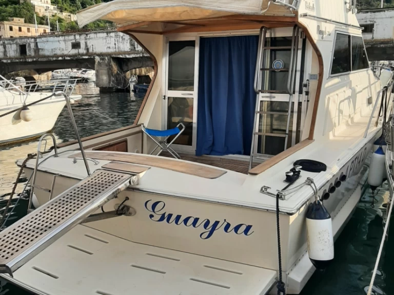 Bateau à moteur à louer à Castellammare di Stabia au meilleur prix