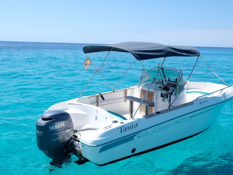 Bateau à moteur à louer à Fornells au meilleur prix