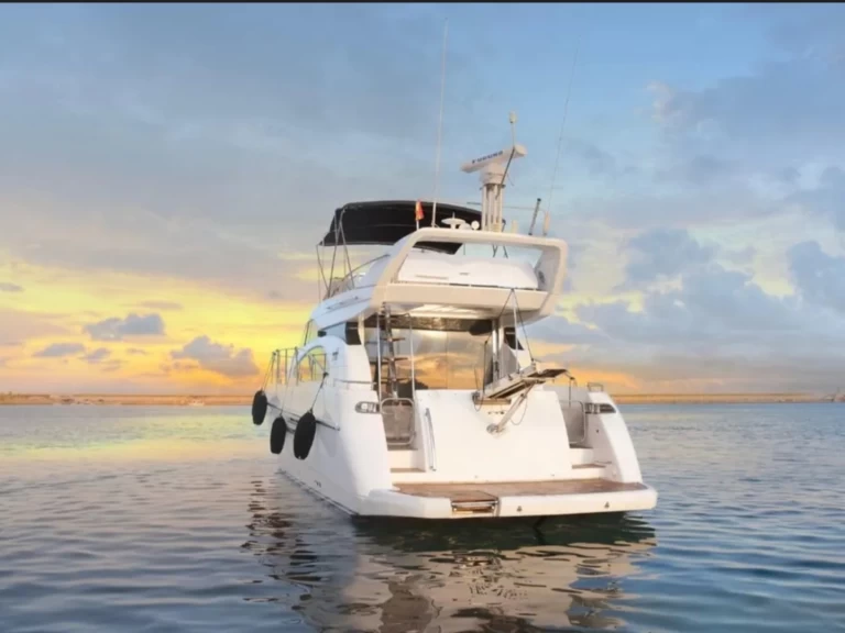 Location Yacht Azimut avec permis