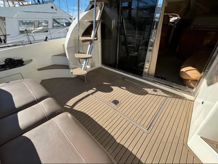 Yacht à louer à Torrevieja au meilleur prix