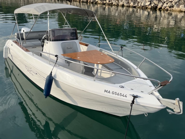 Location bateau Aquabat Sport line 21 à Six-Fours-les-Plages sur Samboat