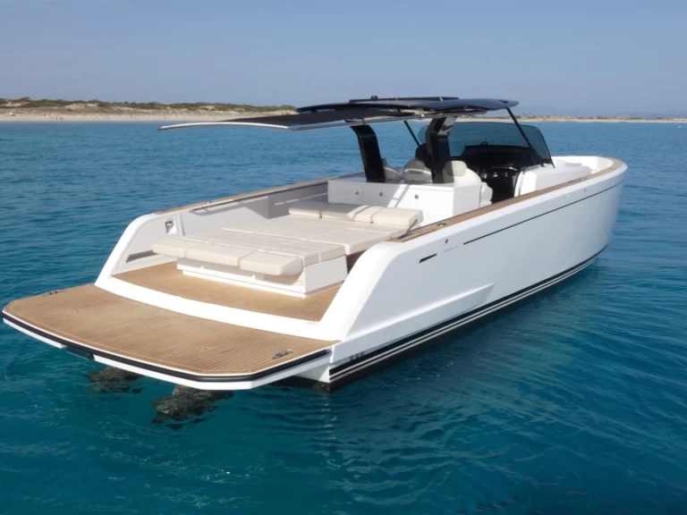 Location Bateau à moteur Pardo Yachts avec permis