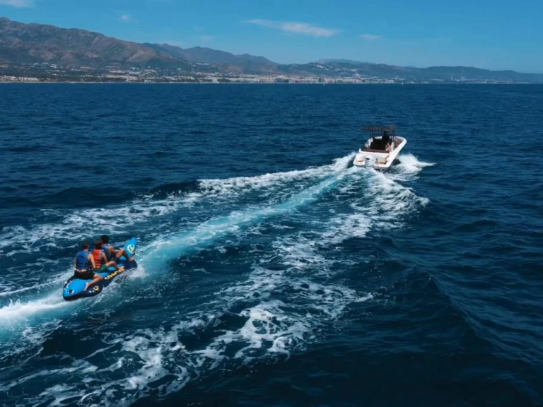 Location Bateau à moteur Suzuki avec permis