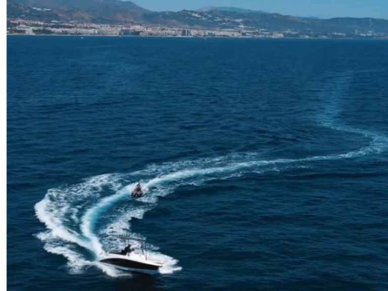 Bateau à moteur à louer à Marbella au meilleur prix