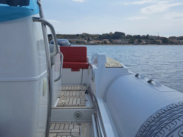 Pirelli PZERO770 a louer à Néa Potídhaia