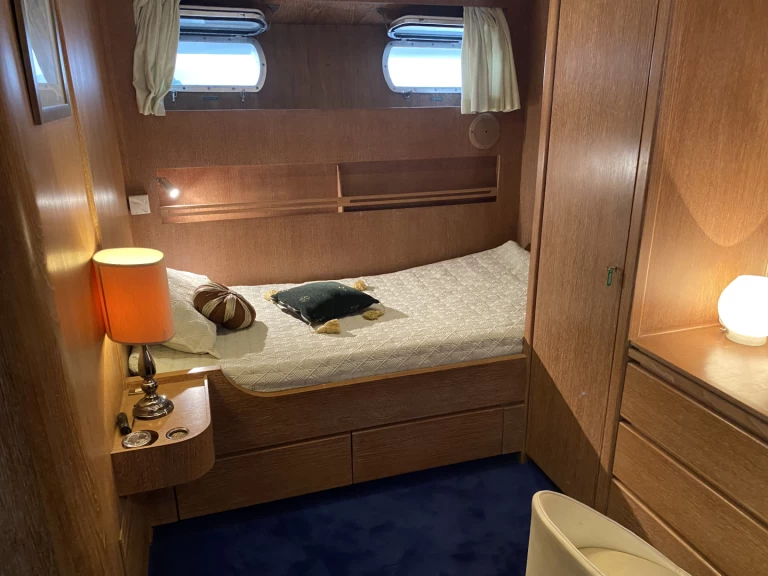 Location bateau Cantieri Di Pisa Pegasus à Vieux Port de Cannes sur Samboat