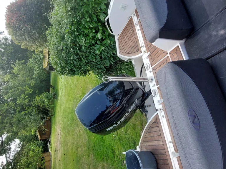 Bateau à moteur à louer à Porto-Vecchio au meilleur prix