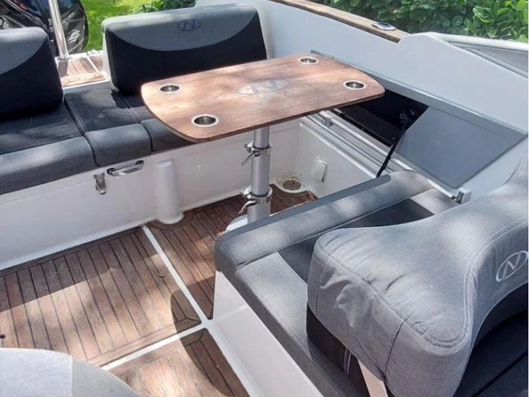 Bateau à moteur à louer à Porto-Vecchio au meilleur prix