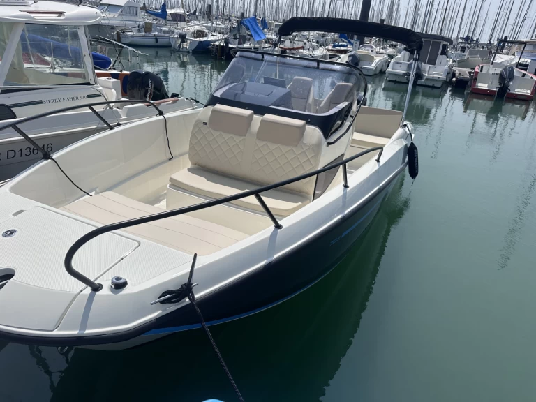 Location Bateau à moteur à La Rochelle - Quicksilver 705 Open