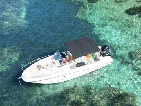 Location Bateau à moteur à Mandelieu-la-Napoule - Quicksilver Activ 755 Sundeck