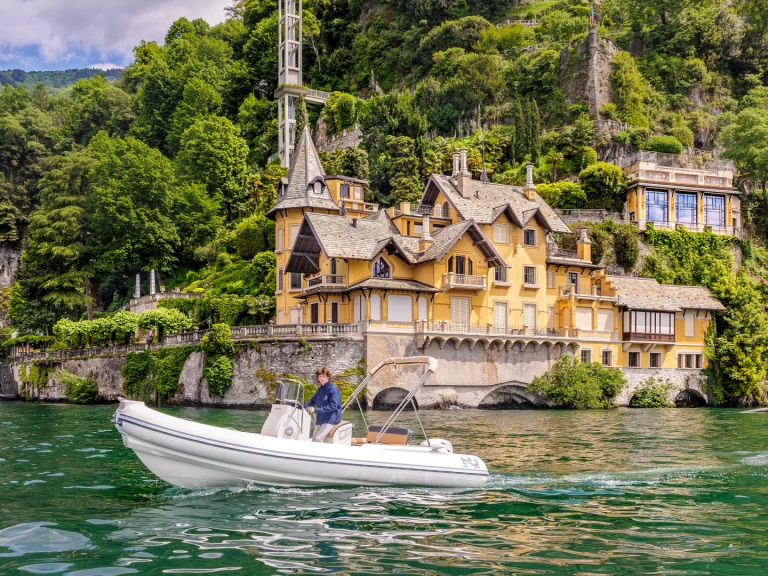 Location Bateau à moteur à Côme (Ville) - Marino Gabry 550