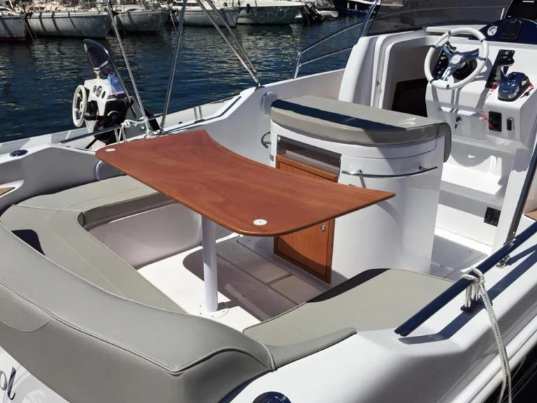 Location Bateau à moteur à Capo d'Orlando - Aquabat Sport Infinity 850