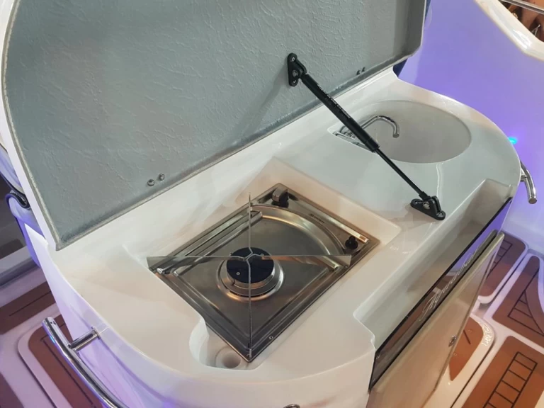 Location Bateau à moteur Aquabat avec permis