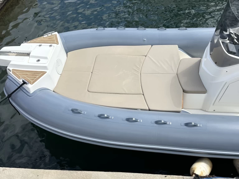 Location Semi-rigide Capelli avec permis