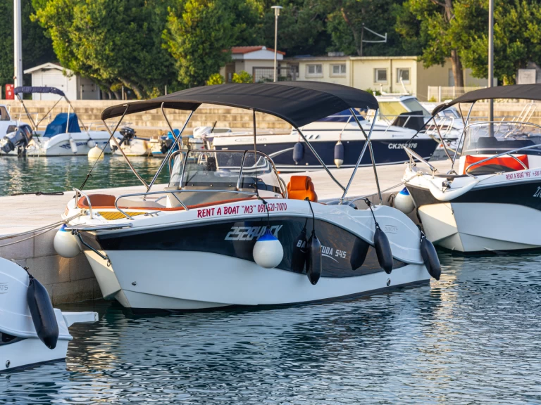 Bateau à moteur à louer à Crikvenica au meilleur prix