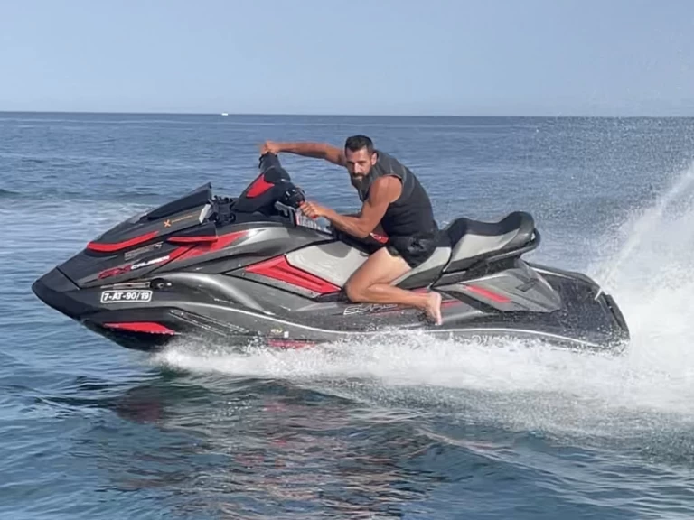Louez un Yamaha fx svho turvo à Puerto Banús