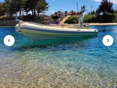 Noleggiare una Solemar S650 a Néa Potídhaia