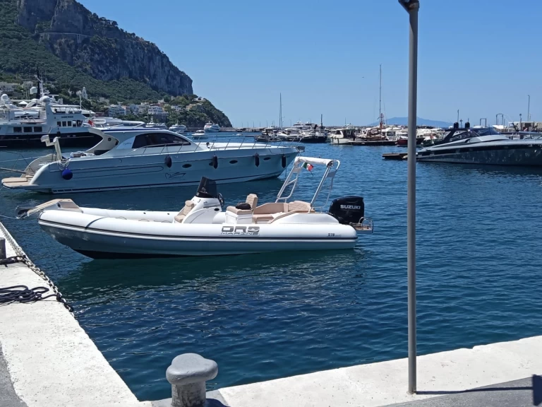 Location bateau Oromarine Oromarine S-78 à Naples sur Samboat