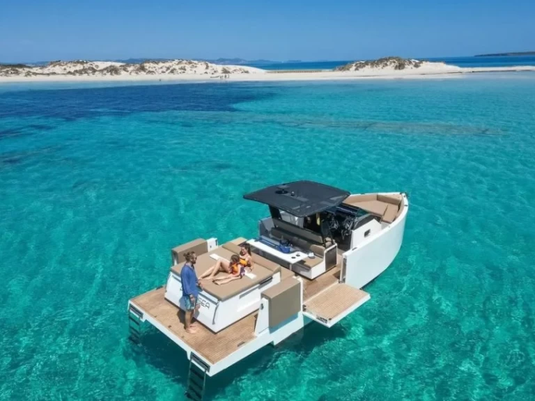 Location Bateau à moteur De Antonio D33 Open avec permis