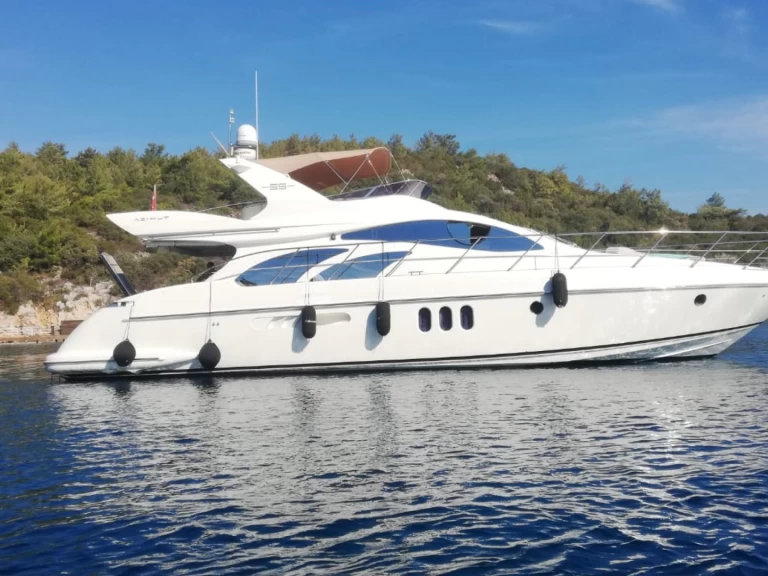 Yacht à louer à Tivat au meilleur prix