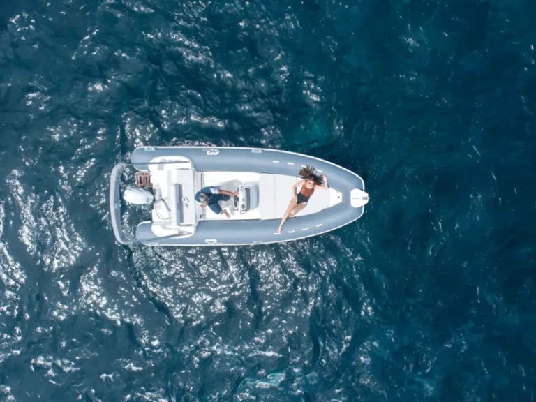 Location Semi-rigide à Marina di Portisco - Kardis Kardis Fox 570