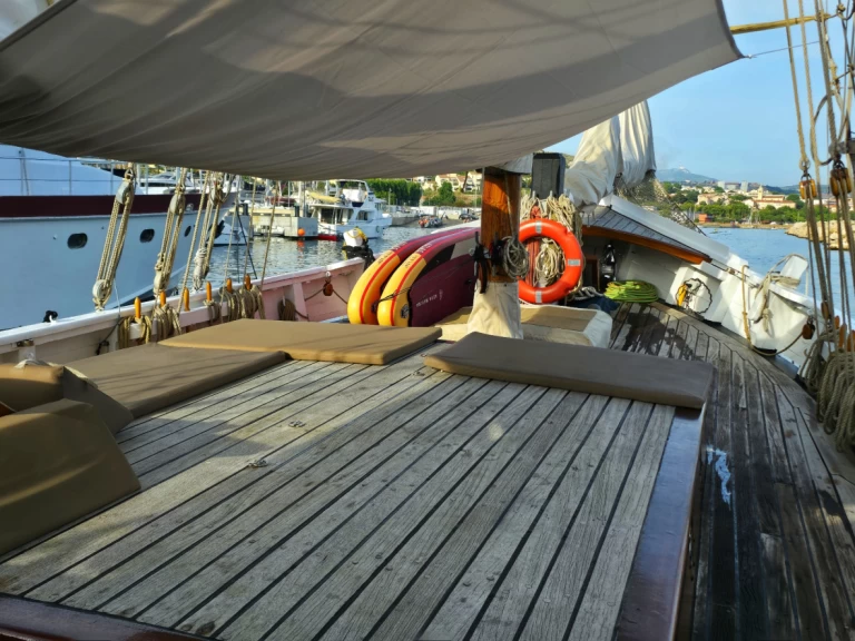 Chantier-Brauer-Hambourg GOELETTE a louer à Marseille